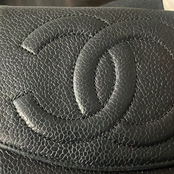 CHANEL BLACK Wallet GUC - Picture 4 of 17